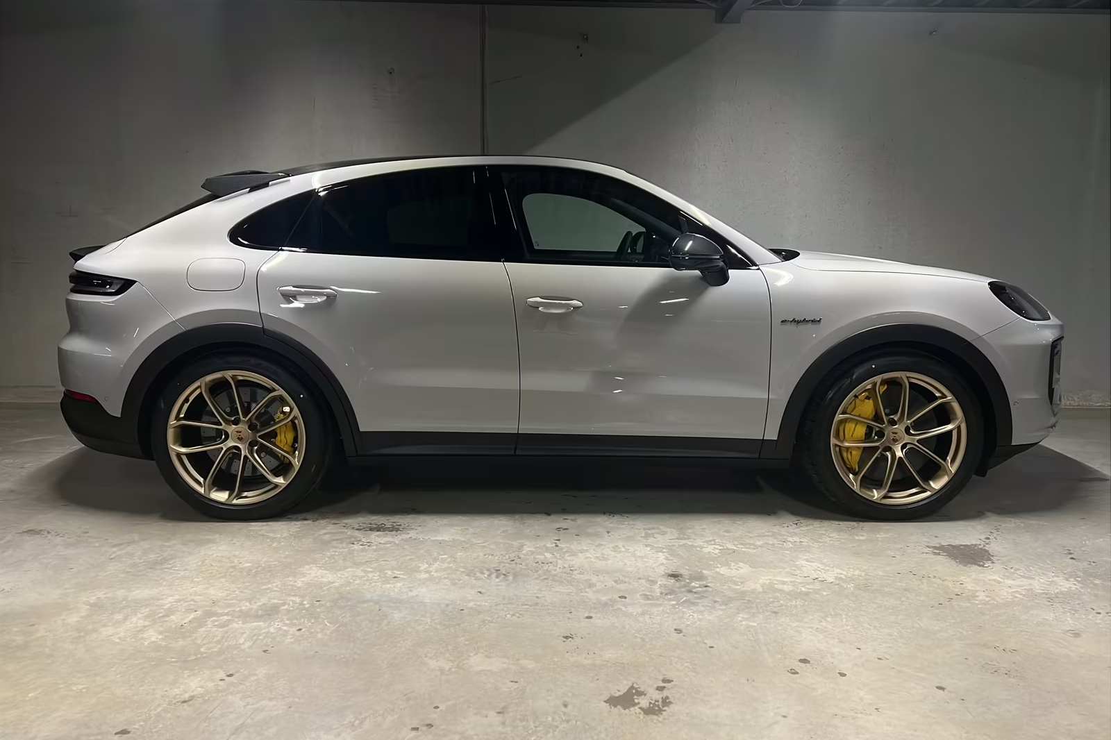Купить Porsche Cayenne Turbo E-Hybrid Coupe GT-Paket 2026 4.0 л 739 л.с Гибрид, Белый, Автомат, Полный привод — авто из Германия, с доставкой по всей России
