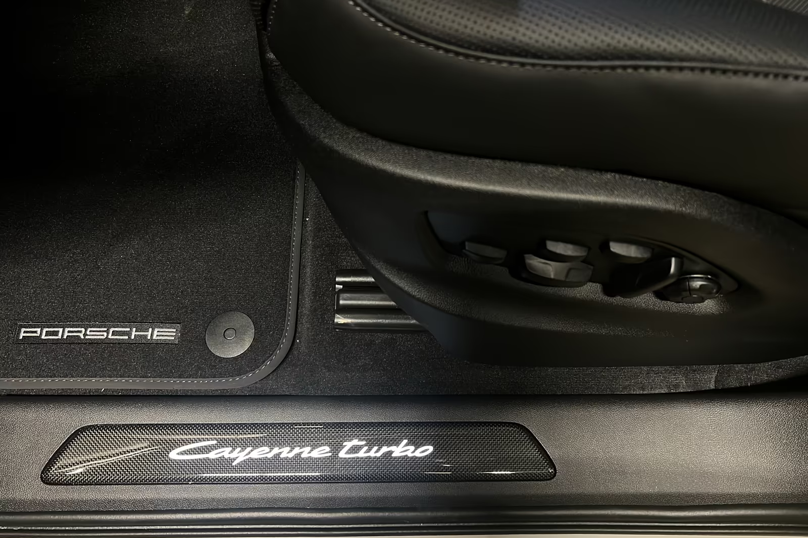 Официальная поставка Porsche Cayenne Turbo E-Hybrid Coupe GT-Paket 2026 4.0 л 739 л.с Гибрид, Белый, Автомат, Полный привод, привезён из Германия