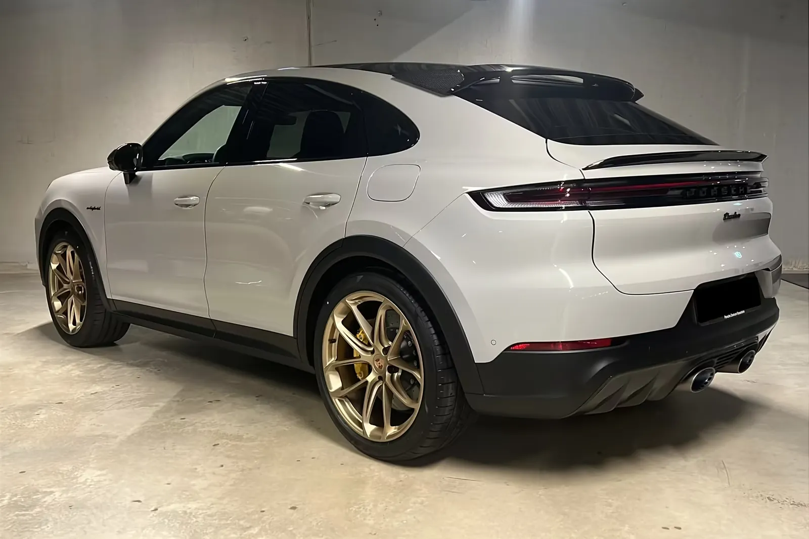 Выбор покупателей — Porsche Cayenne Turbo E-Hybrid Coupe GT-Paket 2026 4.0 л 739 л.с Гибрид, пробег 10 км, Белый, привезён из Германия, доставка по РФ