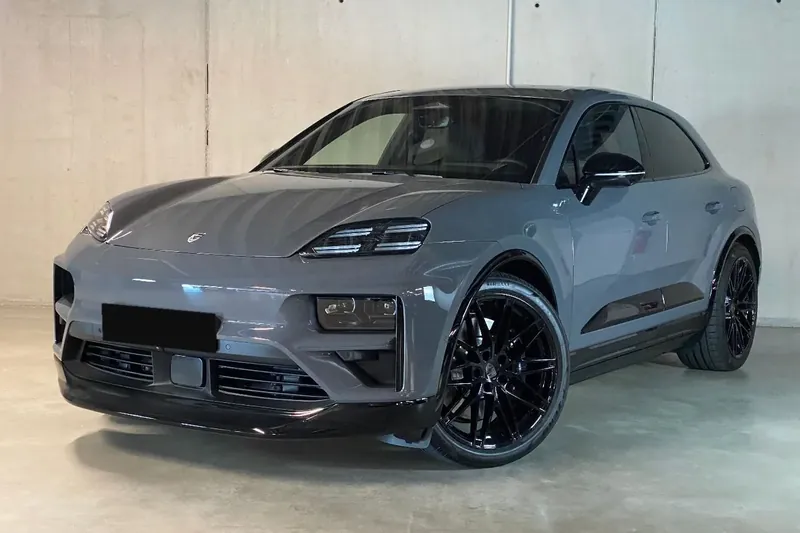 Porsche Macan Turbo Electric