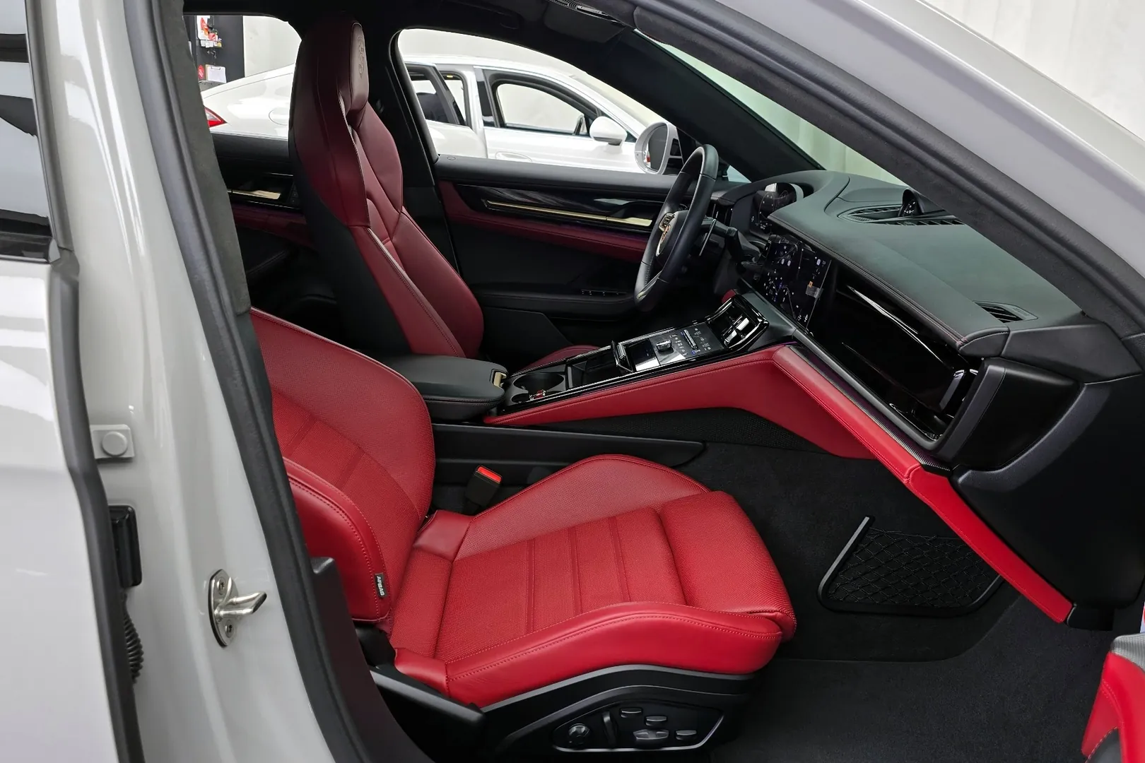 Porsche Panamera 4.0 GTS 2025 4.0 л 500 л.с Бензин, коробка Автомат, привод Полный привод, автомобиль из Германия, доставка по России