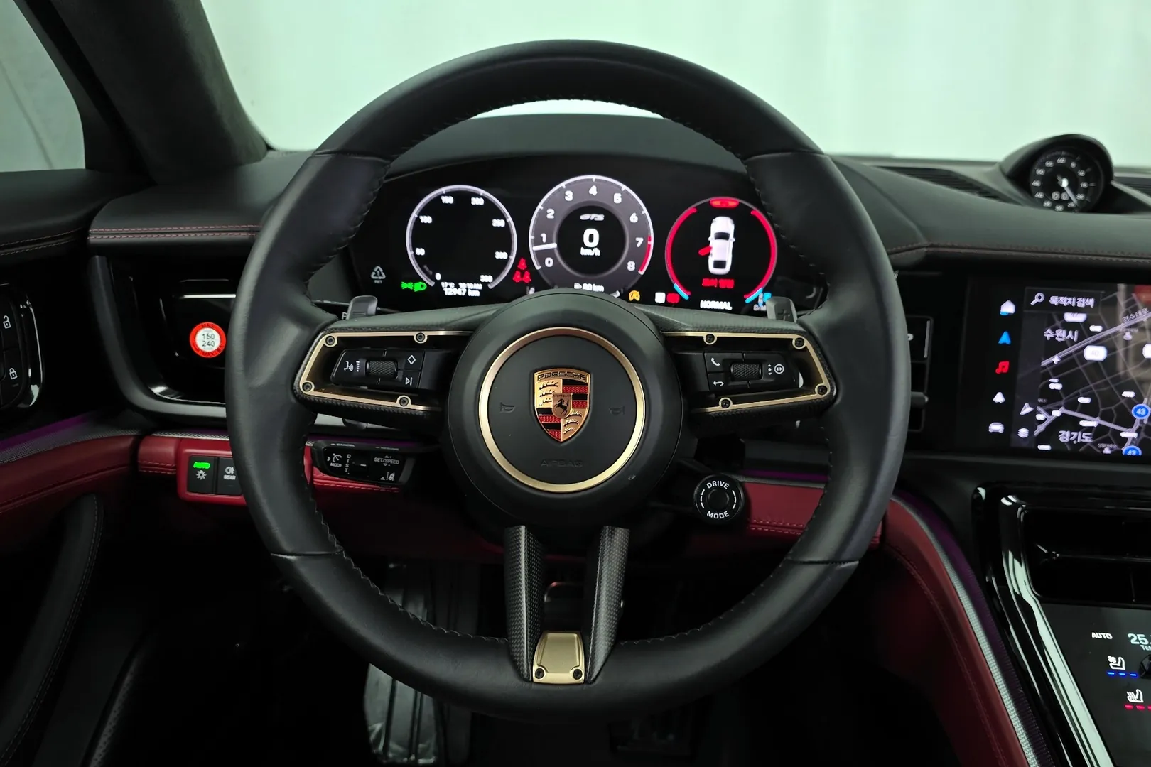 Новый Porsche Panamera 4.0 GTS 2025 4.0 л 500 л.с Бензин: Полный привод, Белый, коробка — Автомат, привезён из Германия, доставка по регионам