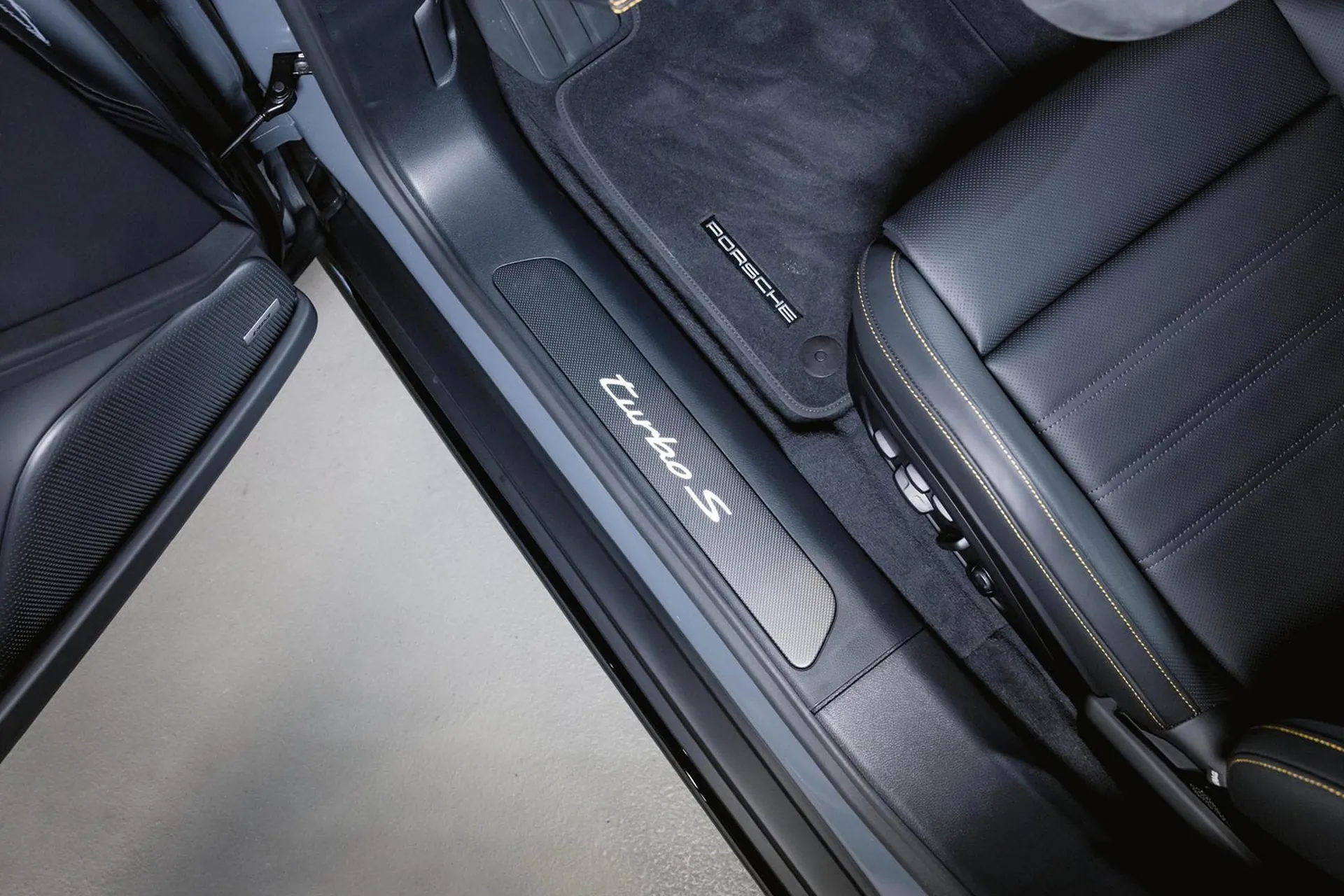 Доступен к заказу Porsche Panamera Turbo S E-Hybrid 2026 4.0 л 782 л.с Гибрид: Серый, коробка Автомат, привод Полный привод, осмотр и тест-драйв в Москве