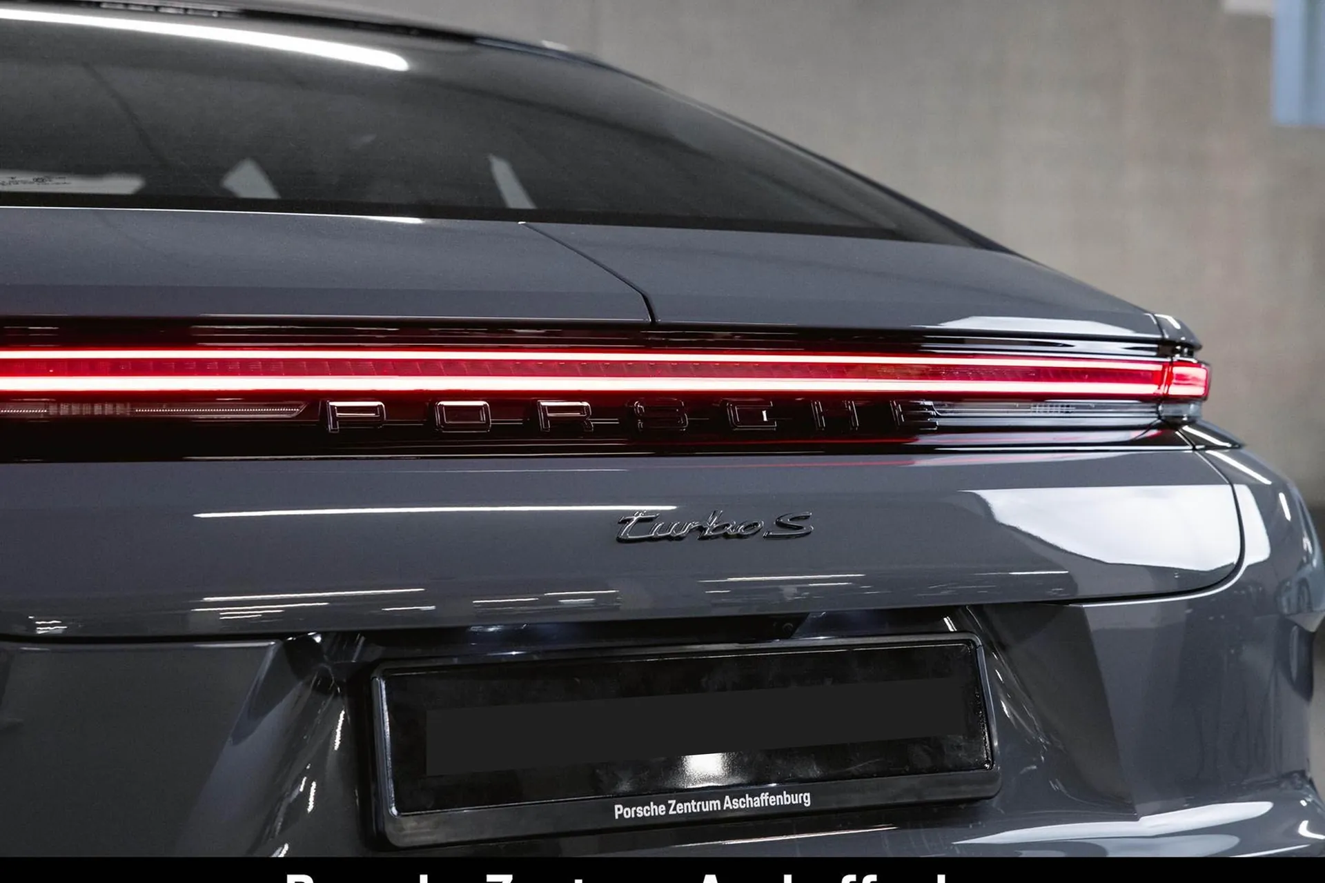 Новый Porsche Panamera Turbo S E-Hybrid 2026 4.0 л 782 л.с Гибрид: Полный привод, Серый, коробка — Автомат, привезён из Германия, доставка по регионам