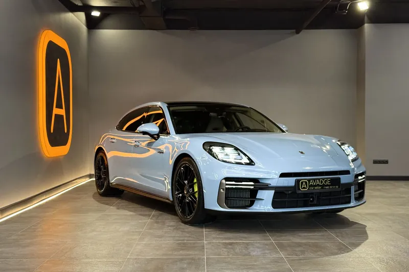 Porsche Panamera Turbo S E-Hybryd Executive 2025 4.0 л 772 л.с Бензин, новый авто, Полный привод, Вариатор, цвет Голубой, страна-производитель — Германия Panamera Turbo S E-Hybryd Executive - фото 2