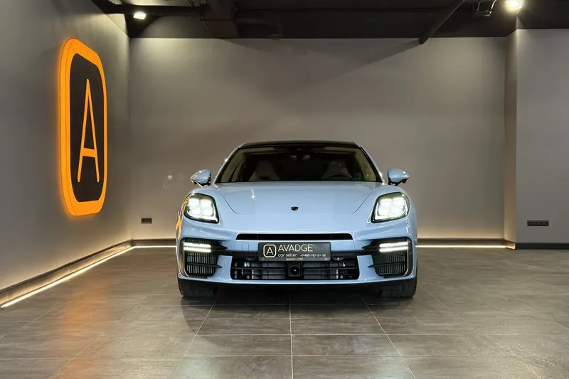 Заказать Porsche Panamera Turbo S E-Hybryd Executive 2025 4.0 л 772 л.с Бензин с пробегом 17 км, Вариатор, Полный привод, цвет Голубой, поставка из Германия, доставка по РФ Panamera Turbo S E-Hybryd Executive - фото 3
