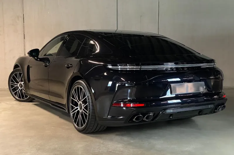 Заказать Porsche Panamera Turbo S E-Hybrid 2026 4.0 л 782 л.с Гибрид с пробегом 10 км, Автомат, Полный привод, цвет Чёрный, поставка из Германия, доставка по РФ Panamera Turbo S E-Hybrid - фото 3