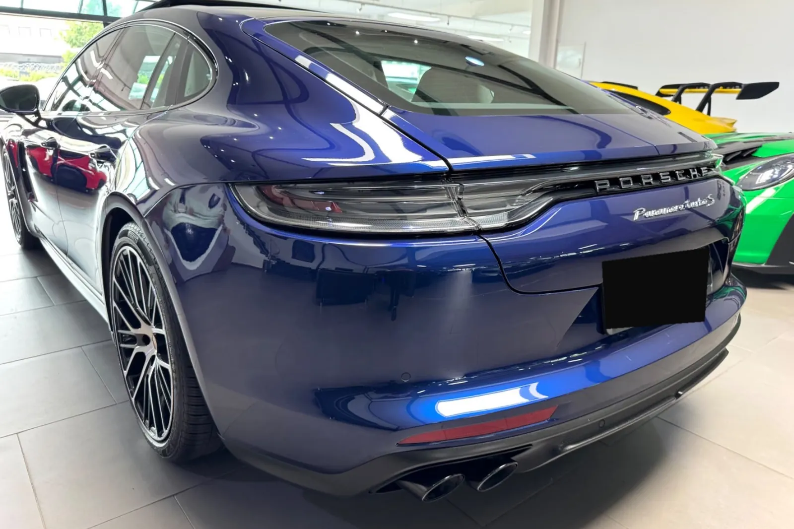 Новый Porsche Panamera Turbo S 2026 4.0 л 630 л.с Бензин в кузове Синий, коробка — Автомат, привод — Полный привод, страна производства — Германия, фото 12