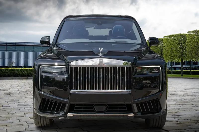 Rolls Royce Cullinan 2026 6.7 л 571 л.с Бензин, новый авто, Полный привод, Автомат, цвет Чёрный, страна-производитель — Германия Cullinan - фото 2