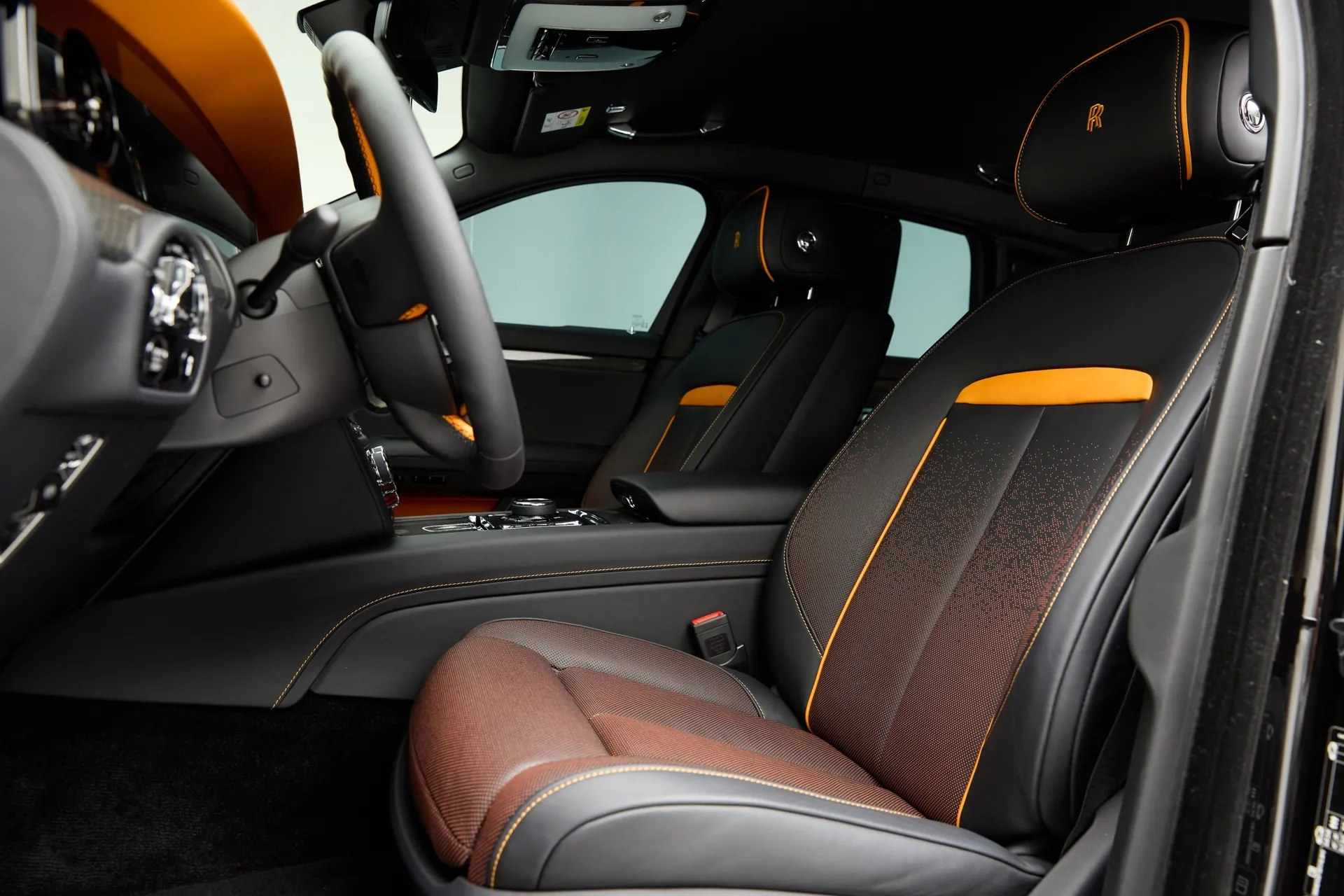 Rolls Royce Ghost Black Badge 2024 6.8 л 563 л.с Бензин, коробка Автомат, привод Полный привод, автомобиль из Великобритания, доставка по России