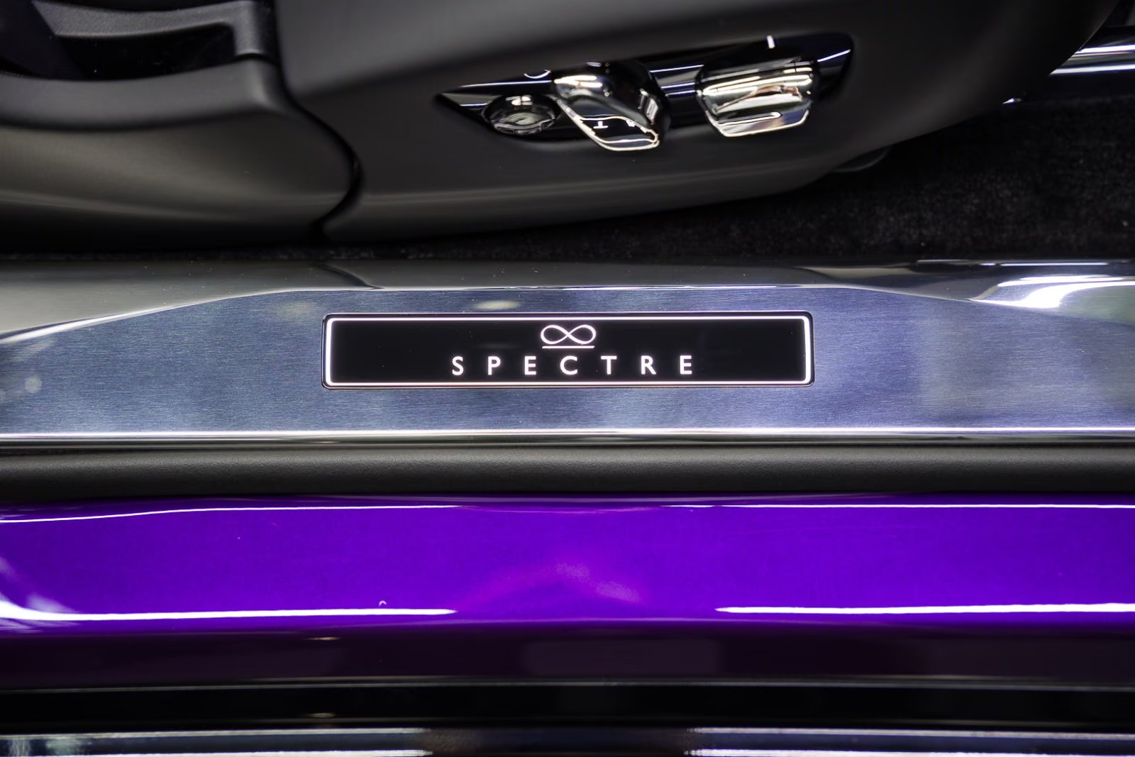 Оформить заказ на Rolls Royce Spectre Black Badge, Shooting Star 2026 0.0 л 659 л.с Электричество, коробка: Автомат, привод: Полный привод, доставка по России, салон в Москве, фото 14