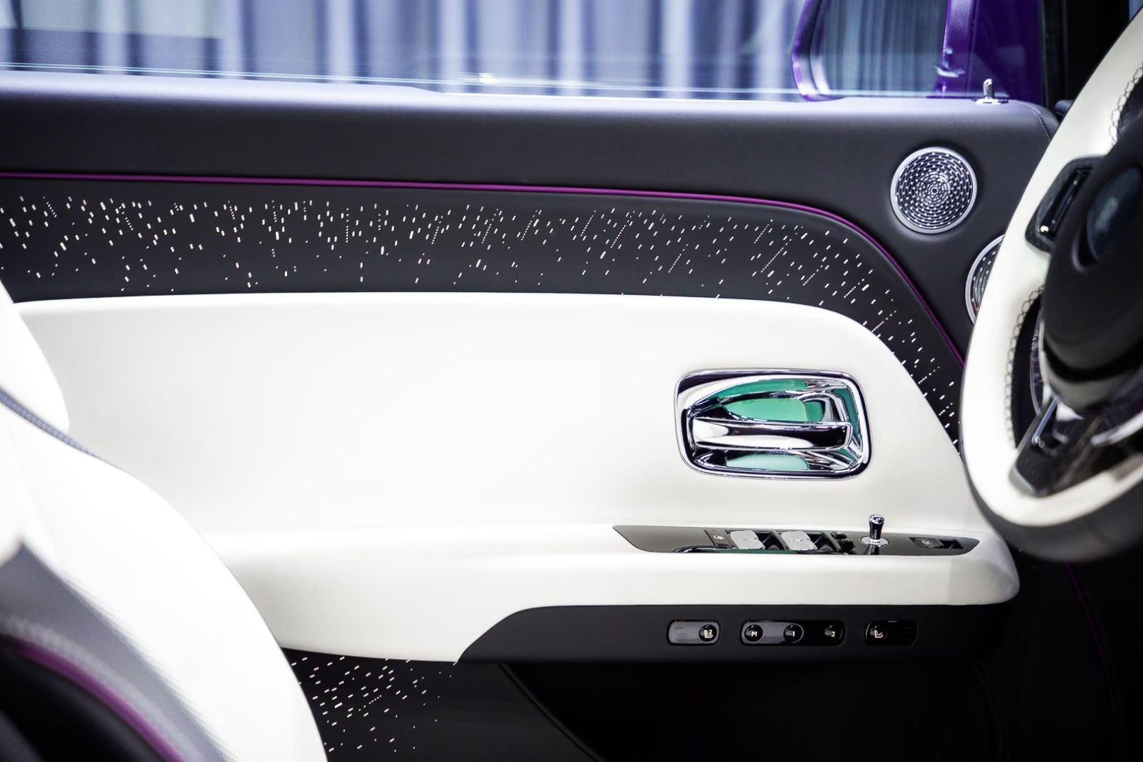 Доставка по РФ: Rolls Royce Spectre Black Badge, Shooting Star 2026 0.0 л 659 л.с Электричество, Фиолетовый, пробег 20 км, Полный привод, Автомат, осмотр возможен в Москве, фото 17