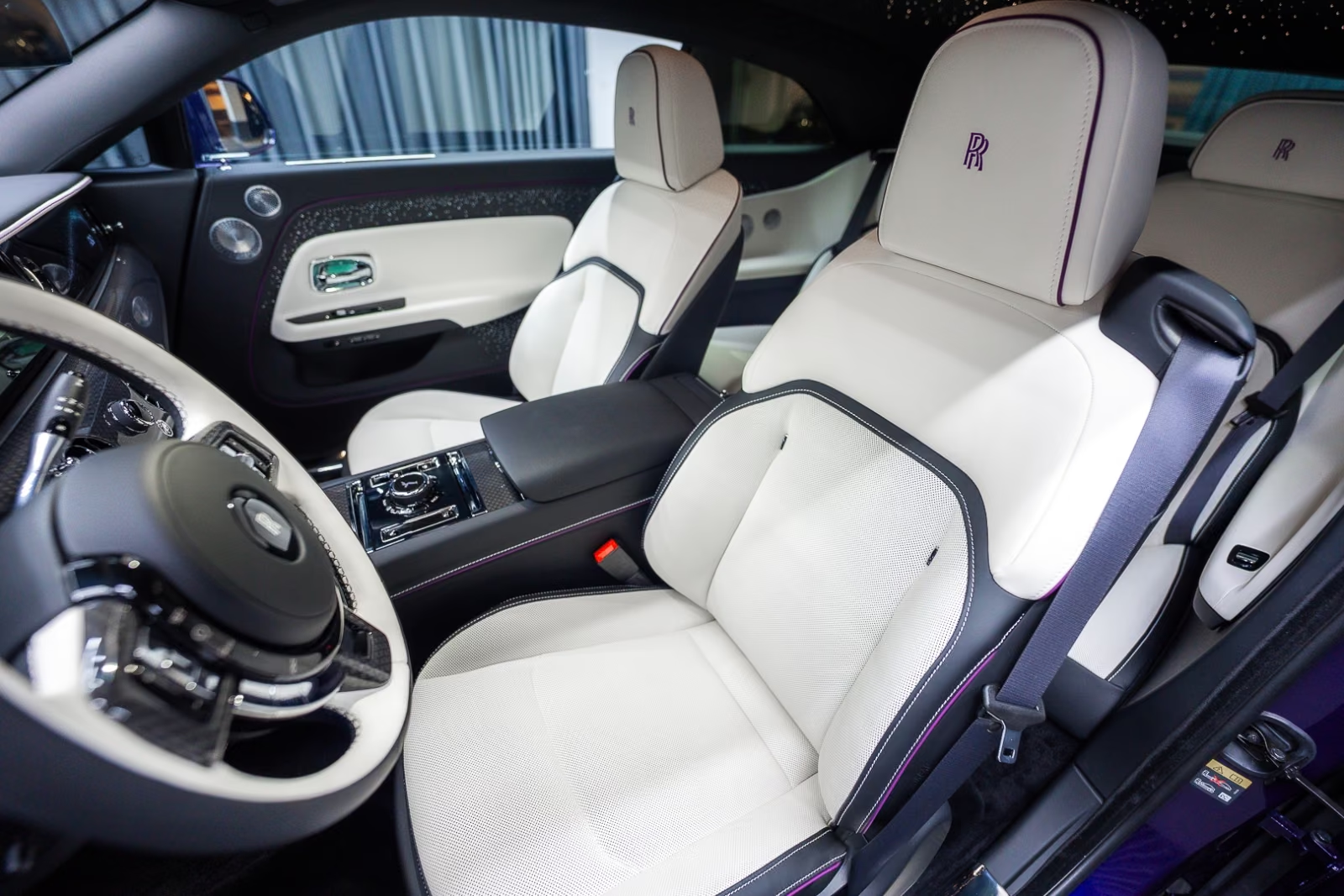Rolls Royce Spectre Black Badge, Shooting Star 2026, фиолетовый, фото 27