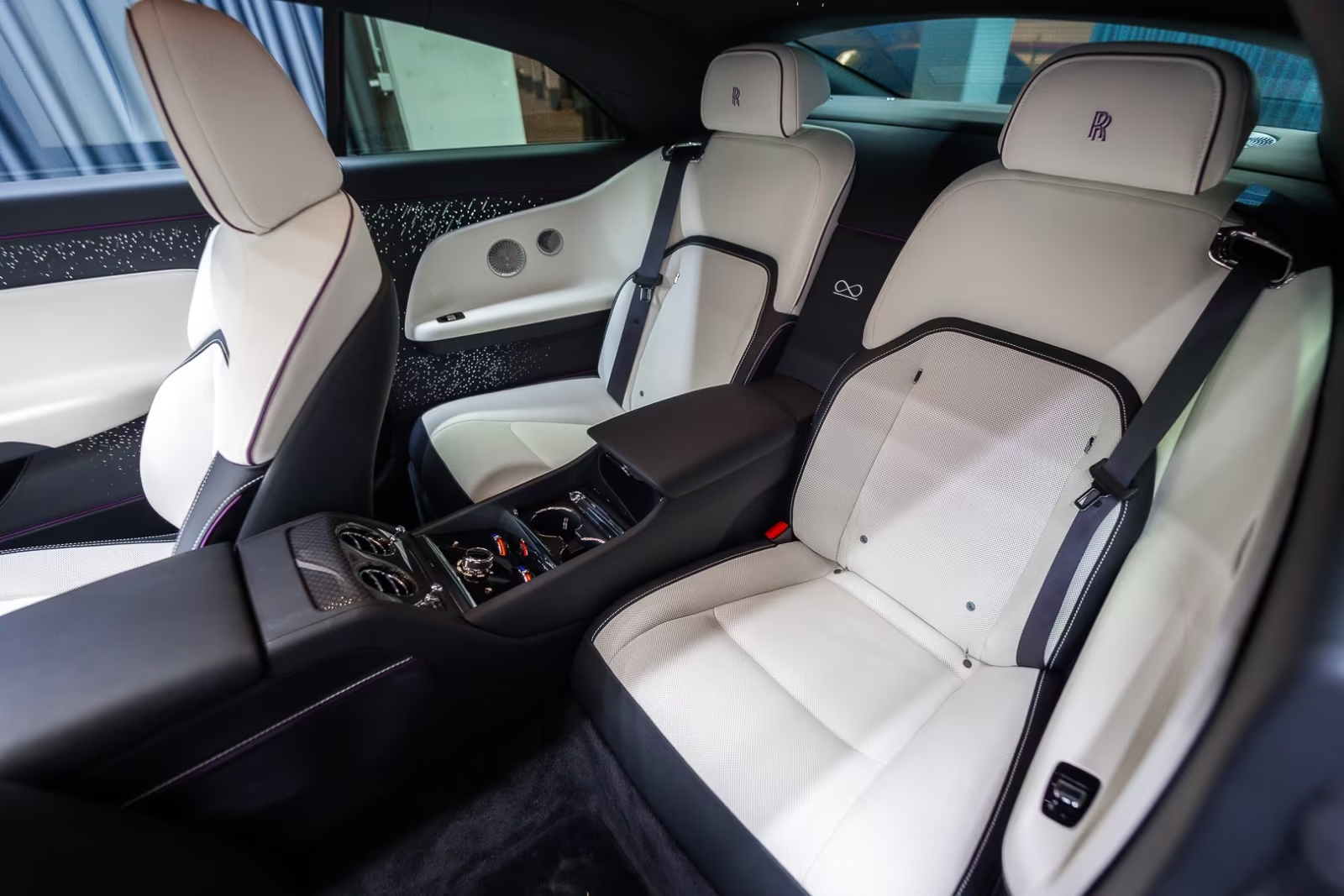 Rolls Royce Spectre Black Badge, Shooting Star 2026, фиолетовый, фото 29