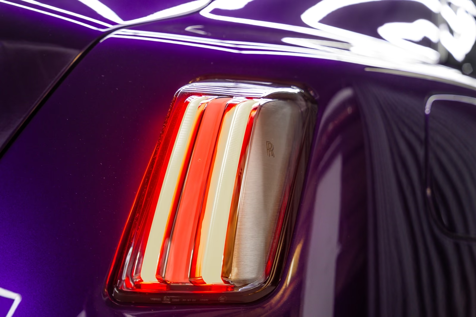 Rolls Royce Spectre Black Badge, Shooting Star 2026, фиолетовый, фото 34