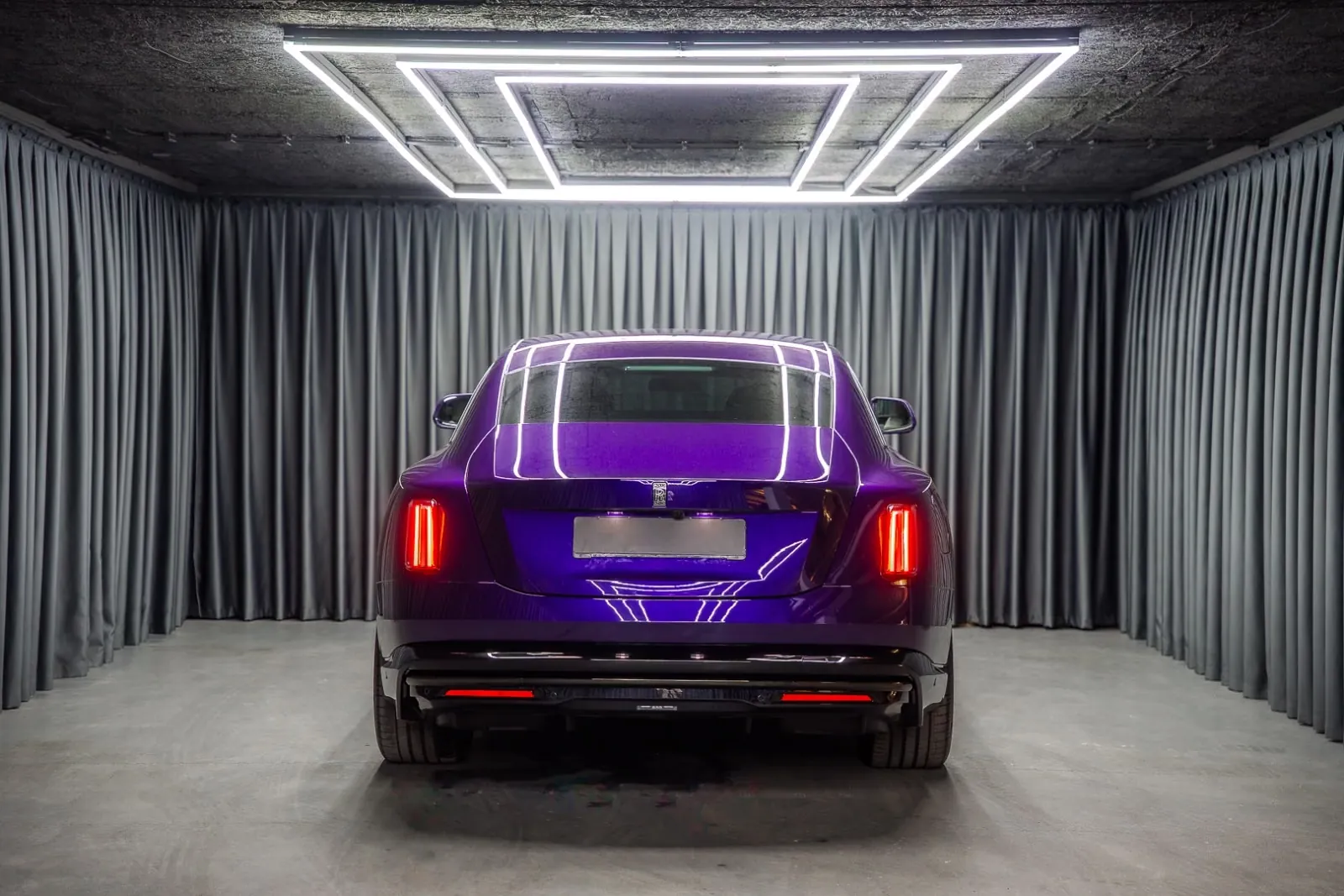 Купить Rolls Royce Spectre Black Badge, Shooting Star 2026 0.0 л 659 л.с Электричество, Фиолетовый, Автомат, Полный привод — авто из Германия, с доставкой по всей России, фото 3