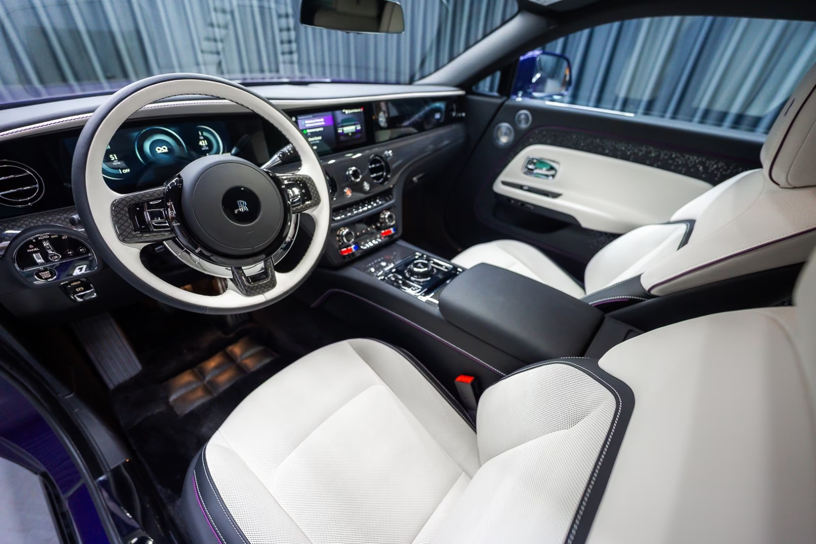Надёжный Rolls Royce Spectre Black Badge, Shooting Star 2026 0.0 л 659 л.с Электричество с двигателем 0,0 л, Фиолетовый, пробег 20 км, Автомат, поставка из Германия, фото 8