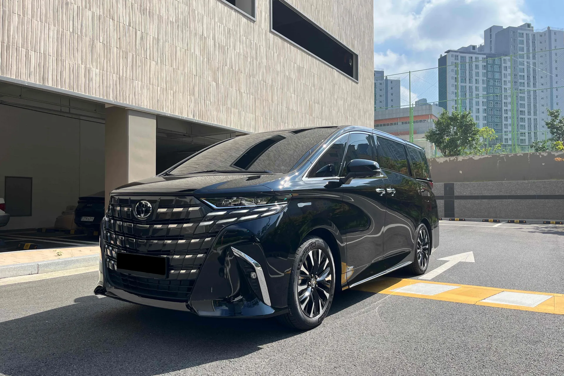 Фото для toyota Alphard 4th Generation 2.5 HEV Executive AWD