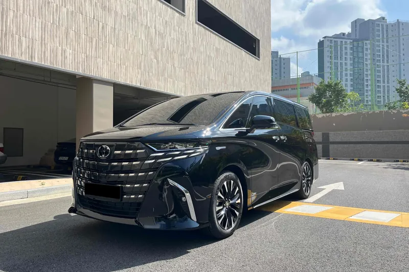 Toyota Alphard 4th Generation 2.5 HEV Executive AWD