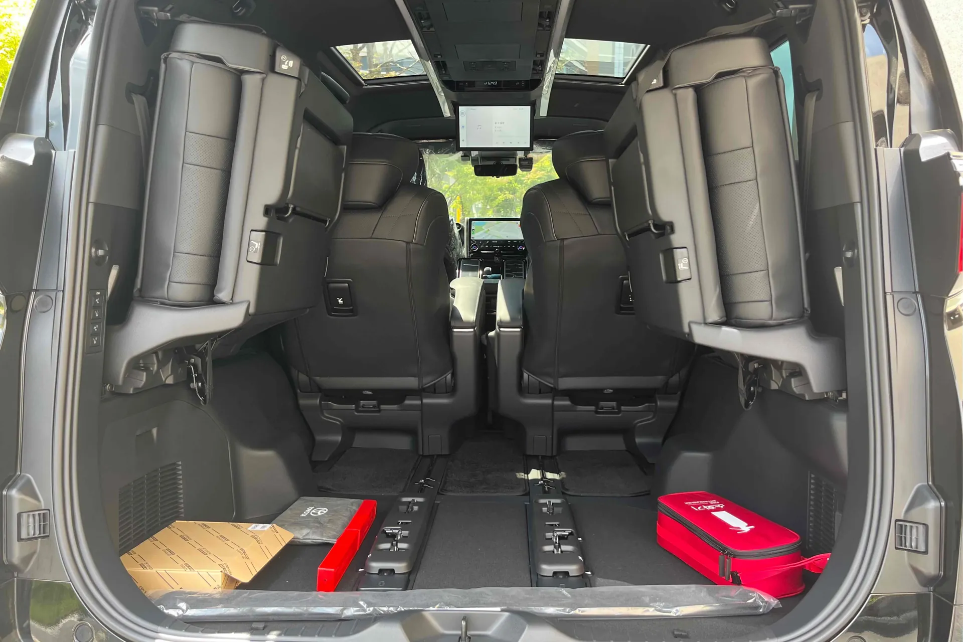 Заказать Toyota Alphard 4th Generation 2.5 HEV Executive AWD 2025 2.5 л 250 л.с Бензин, Чёрный, Полный привод, Автомат — поставка из Япония, доставка по России и СНГ