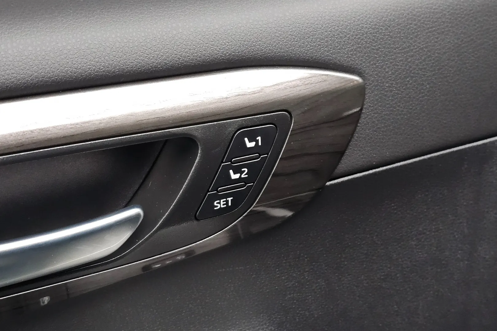 Toyota Highlander 2.5 Hybrid, Platinum 2026, чёрный, фото 23