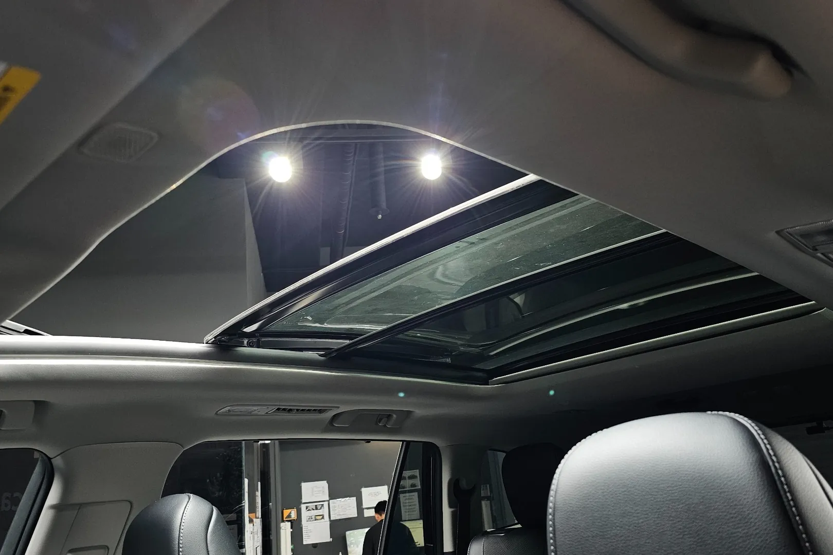 Toyota Highlander 2.5 Hybrid, Platinum 2026, чёрный, фото 25