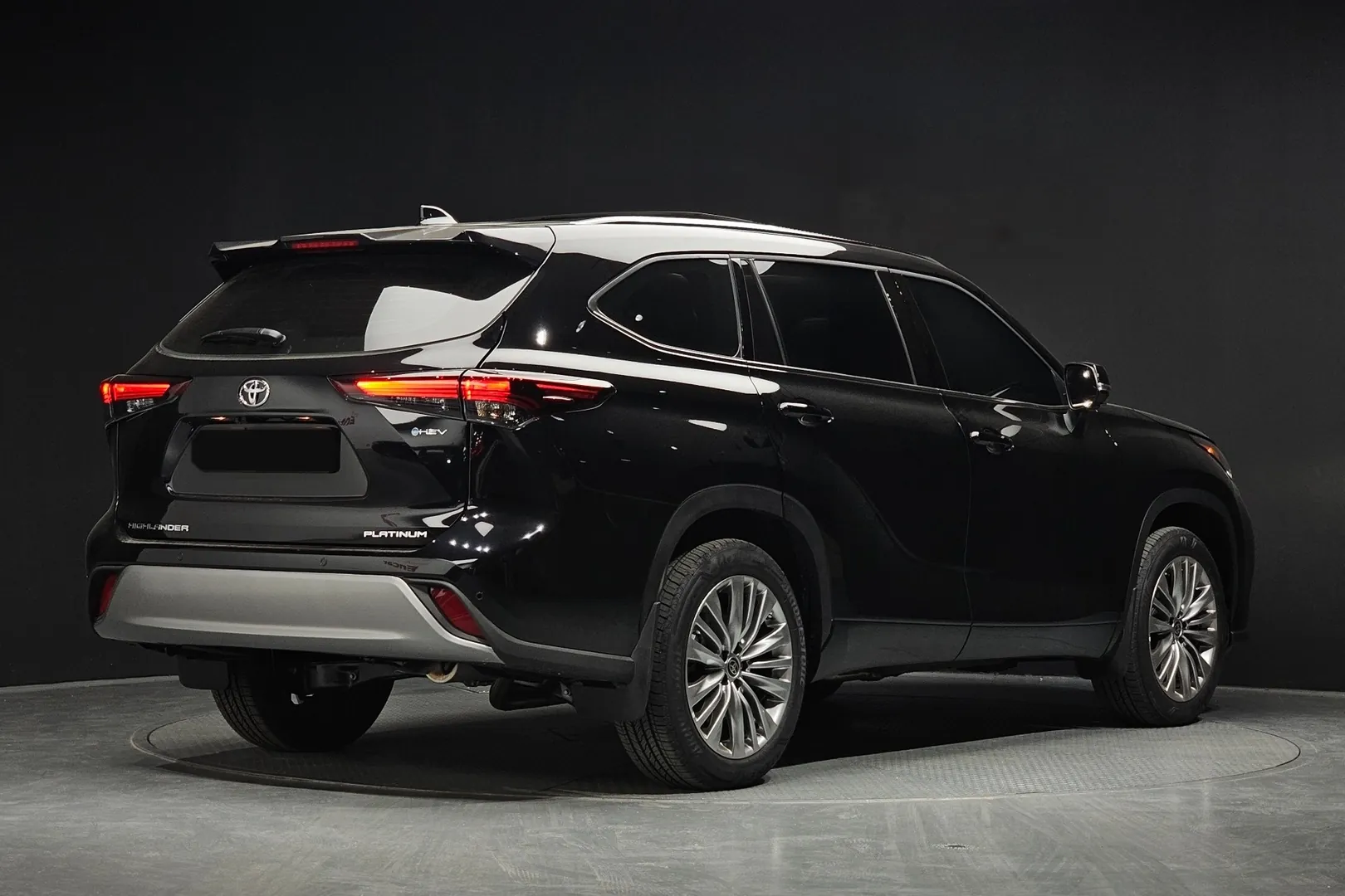 Заказать Toyota Highlander 2.5 Hybrid, Platinum 2026 2.5 л 243 л.с Гибрид с пробегом 1 417 км, Автомат, Полный привод, цвет Чёрный, поставка из Корея, доставка по РФ Highlander 2.5 Hybrid, Platinum - фото 3