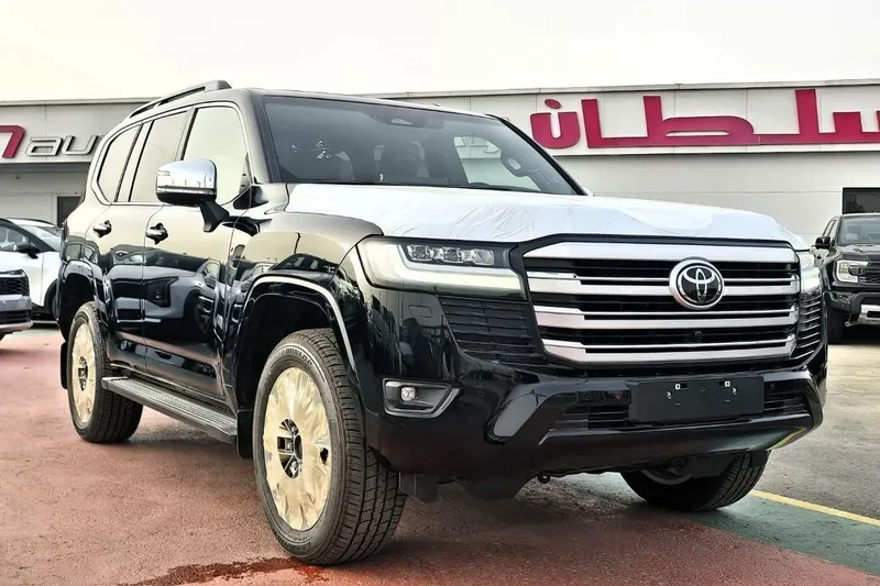 Заказать Toyota LAND CRUISER 300 VX 2026 3.3 л 304 л.с Дизель с пробегом 0 км, Автомат, Полный привод, цвет Чёрный, поставка из ОАЭ, доставка по РФ Land Cruiser 300 VX - фото 3