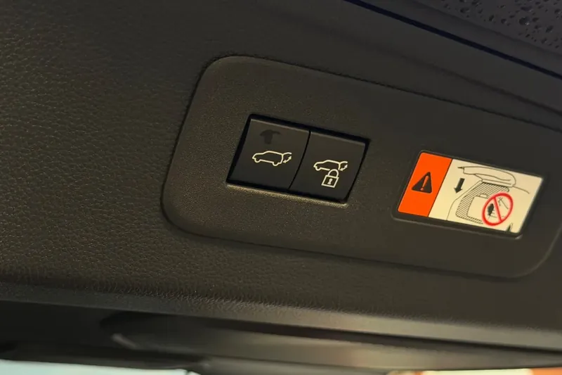Toyota Land Cruiser Premium Hybrid, i-FORCE MAX 2026, чёрный, фото 25
