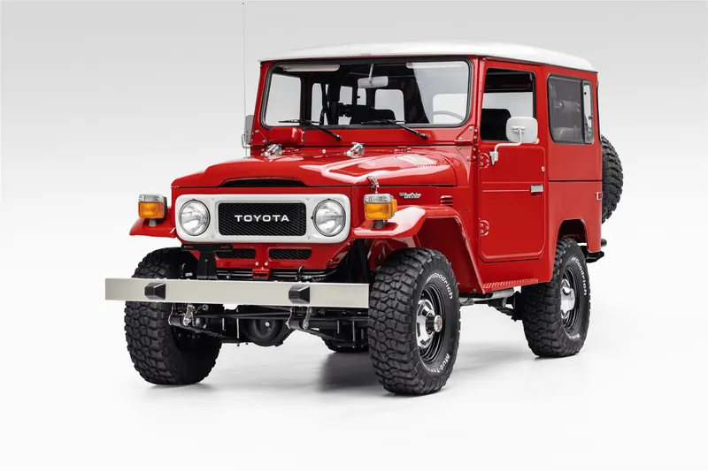 Toyota Land Cruiser FJ40 1982 4.2 л 135 л.с Бензин, новый авто, Полный привод, Механика, цвет Красный, страна-производитель — США Land Cruiser FJ40 - фото 2