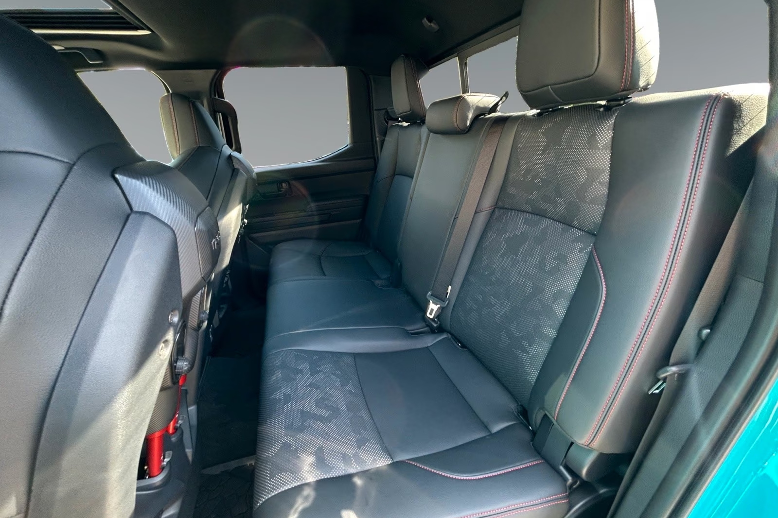 Новый Toyota Tacoma Hybrid TRD Pro 2026 2.4 л 326 л.с Гибрид в кузове Синий, коробка — Автомат, привод — Полный привод, страна производства — Канада, фото 12