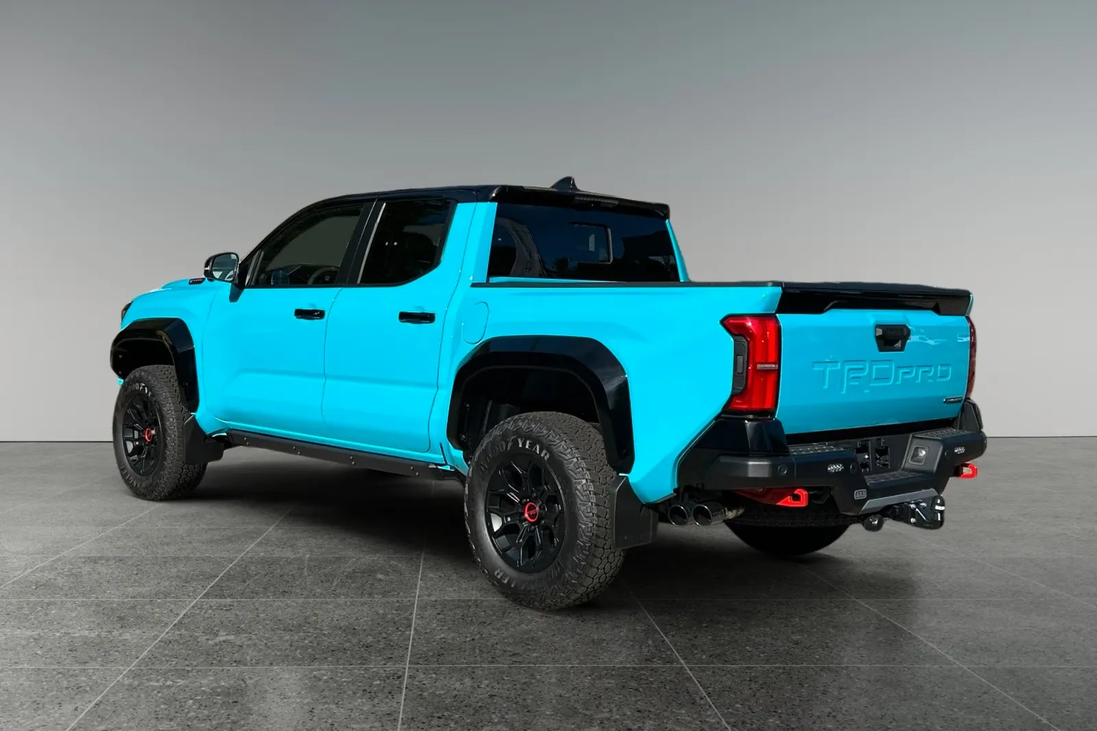 Заказать Toyota Tacoma Hybrid TRD Pro 2026 2.4 л 326 л.с Гибрид с пробегом 10 км, Автомат, Полный привод, цвет Синий, поставка из Канада, доставка по РФ, фото 2