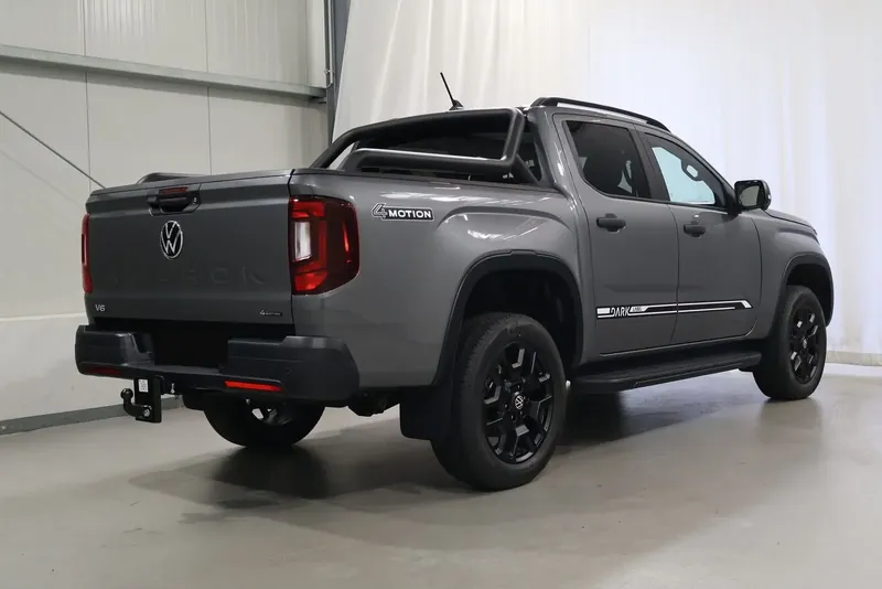 Заказать Volkswagen Amarok 3.0 TDI Dark Label 2026 3.0 л 241 л.с Дизель с пробегом 10 км, Автомат, Полный привод, цвет Серый, поставка из Германия, доставка по РФ Amarok 3.0 TDI Dark Label - фото 3