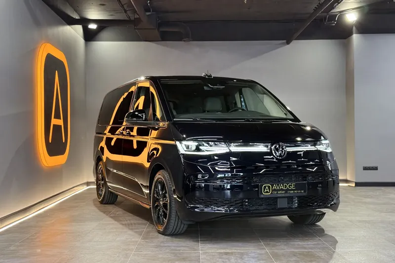 Заказать Volkswagen Multivan Highline  T7 2025 1.5 л 245 л.с Гибрид с пробегом 17 км, Автомат, Передний привод, цвет Чёрный, поставка из Германия, доставка по РФ Multivan T7 Highline - фото 3