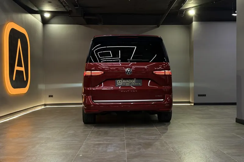 Выбор покупателей — Volkswagen Multivan T7 Highline 2024 1.4 л 150 л.с Гибрид, пробег 28 474 км, Красный, привезён из Германия, доставка по РФ, фото 6