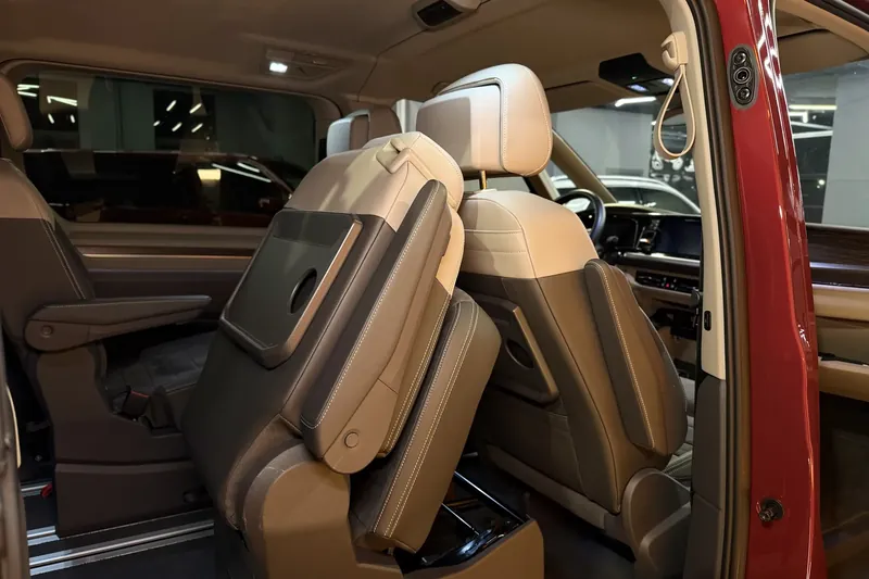 Доставка по РФ: Volkswagen Multivan T7 Highline 2024 1.4 л 150 л.с Гибрид, Красный, пробег 28 474 км, Передний привод, Полуавтомат, осмотр возможен в Москве, фото 17