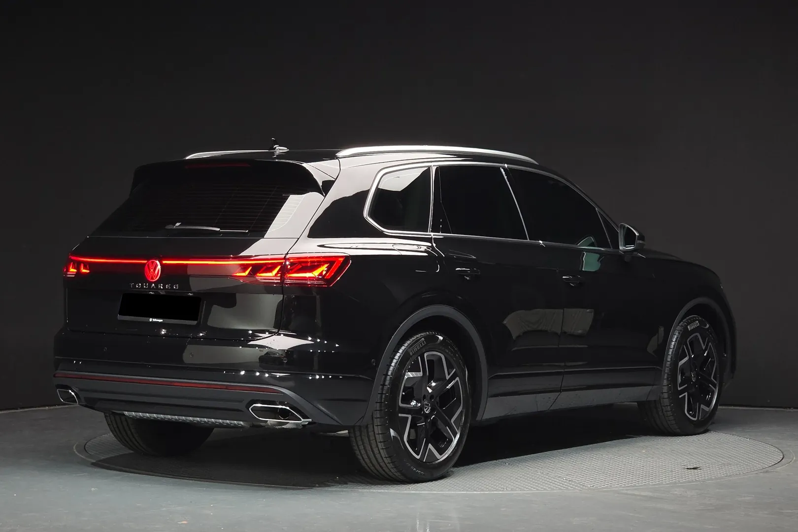 Заказать Volkswagen Touareg TDI Prestige 2025 3.0 л 286 л.с Дизель с пробегом 815 км, Автомат, Полный привод, цвет Чёрный, поставка из Германия, доставка по РФ