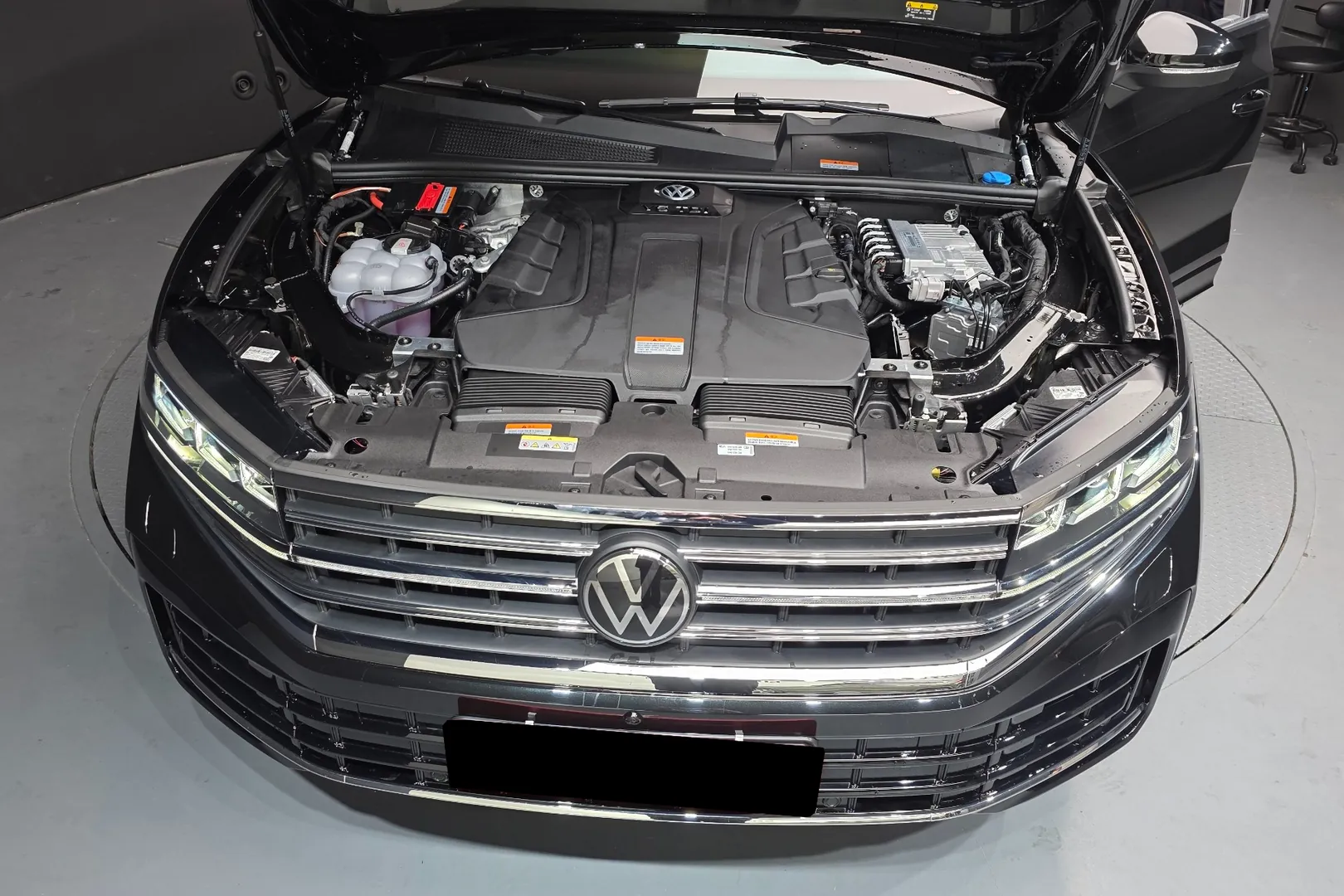 Доставка по РФ: Volkswagen Touareg TDI Prestige 2025 3.0 л 286 л.с Дизель, Чёрный, пробег 815 км, Полный привод, Автомат, осмотр возможен в Москве