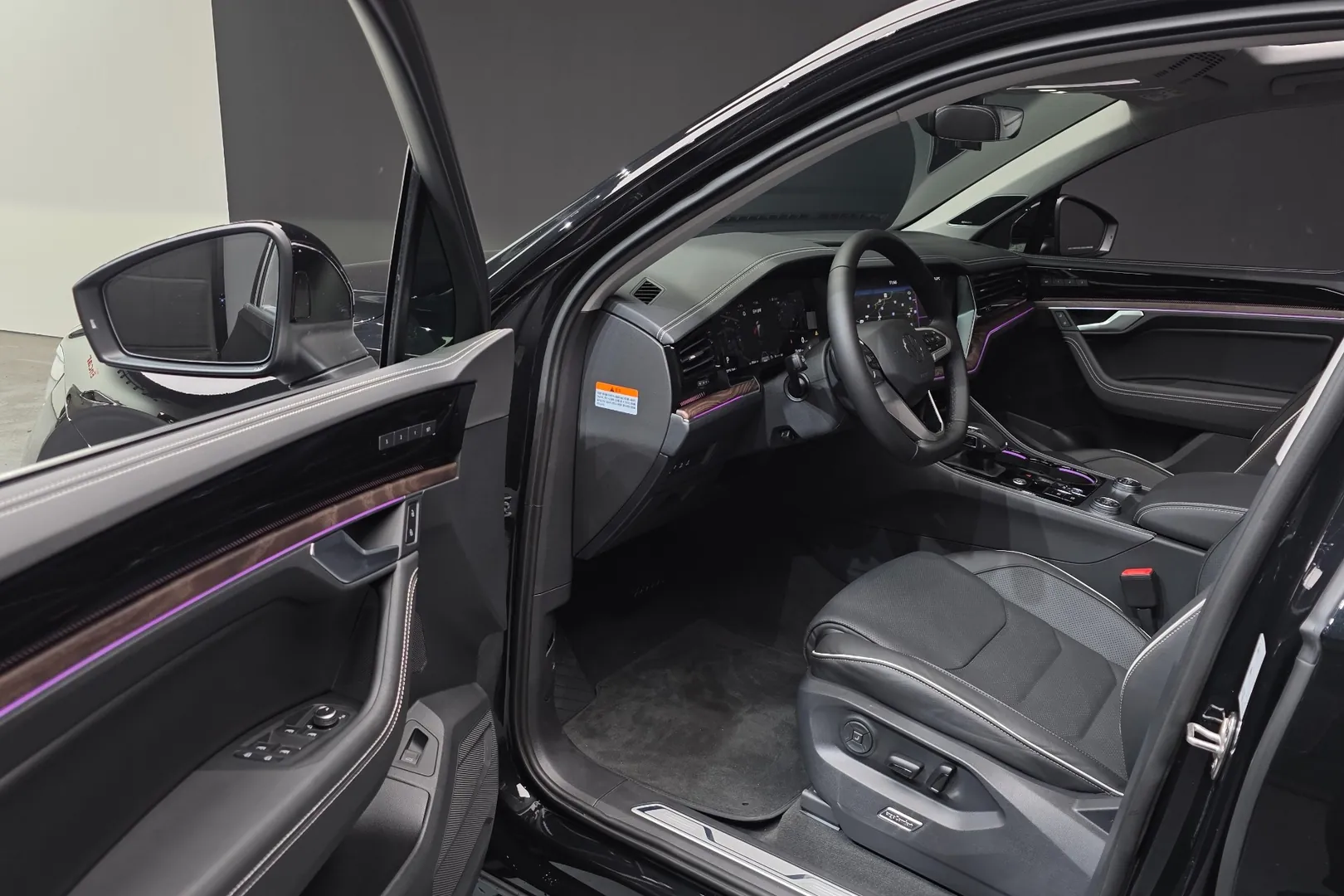 Выбор покупателей — Volkswagen Touareg TDI Prestige 2025 3.0 л 286 л.с Дизель, пробег 815 км, Чёрный, привезён из Германия, доставка по РФ