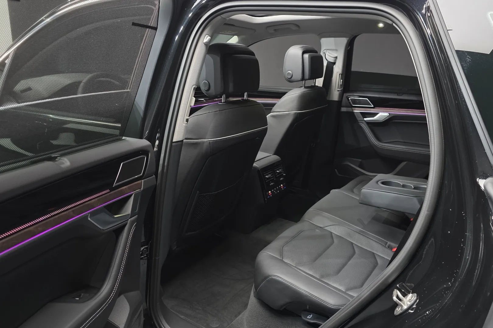 Надёжный Volkswagen Touareg TDI Prestige 2025 3.0 л 286 л.с Дизель с двигателем 3,0 л, Чёрный, пробег 815 км, Автомат, поставка из Германия