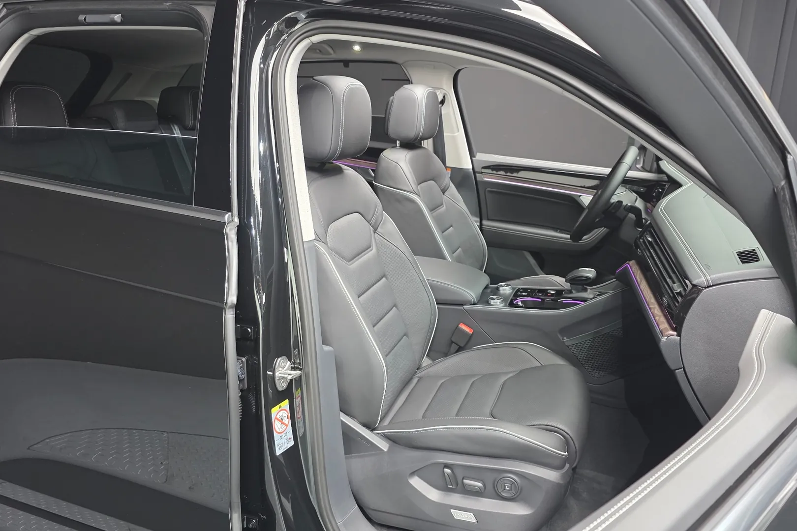 Volkswagen Touareg TDI Prestige 2025 3.0 л 286 л.с Дизель, коробка Автомат, привод Полный привод, автомобиль из Германия, доставка по России