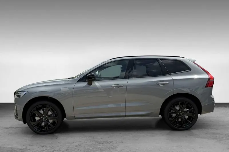 Volvo XC60 T8 Plug-in Hybrid AWD, Plus Black Edition 2026 2.0 л 455 л.с Гибрид, новый авто, Полный привод, Автомат, цвет Серый, страна-производитель — Германия XC60 T8 Plug-in Hybrid AWD, Plus Black Edition - фото 2