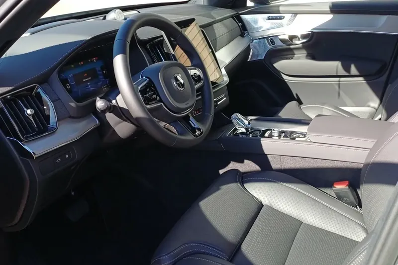 Volvo XC90 T8 Ultra Black Edition, Plug-in Hybrid AWD 2026 2.0 л 407 л.с Гибрид, коробка Автомат, привод Полный привод, автомобиль из Германия, доставка по России, фото 7