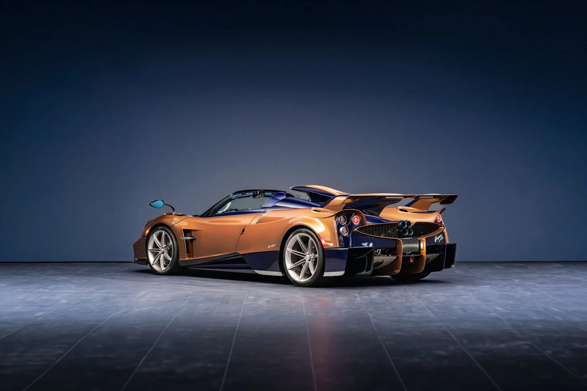 Pagani Huayra 70 Derecho, вид сзади в три четверти