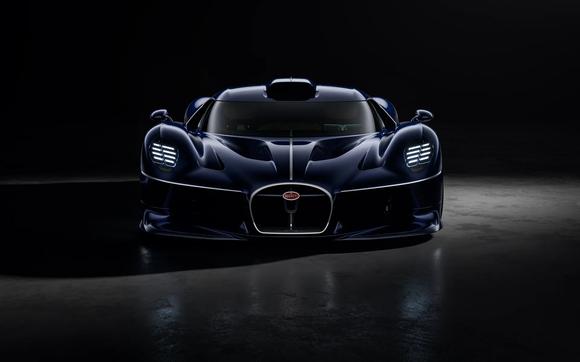 Bugatti Destrier, вид спереди: подковообразная решётка радиатора и узкая оптика